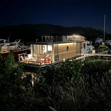 « houseboat » Luxe • • Rooftop • Rhone Båthotell Valence (Drome)